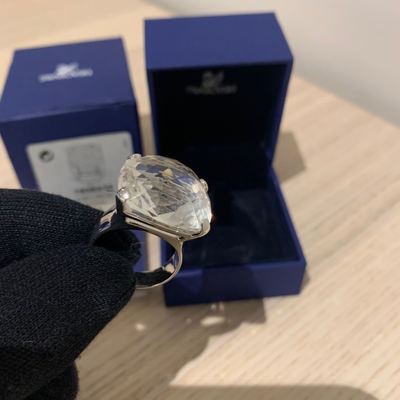 Swarovski 1808434 Cushion Cut Crystal Ring Rare - Picture 4 of 7